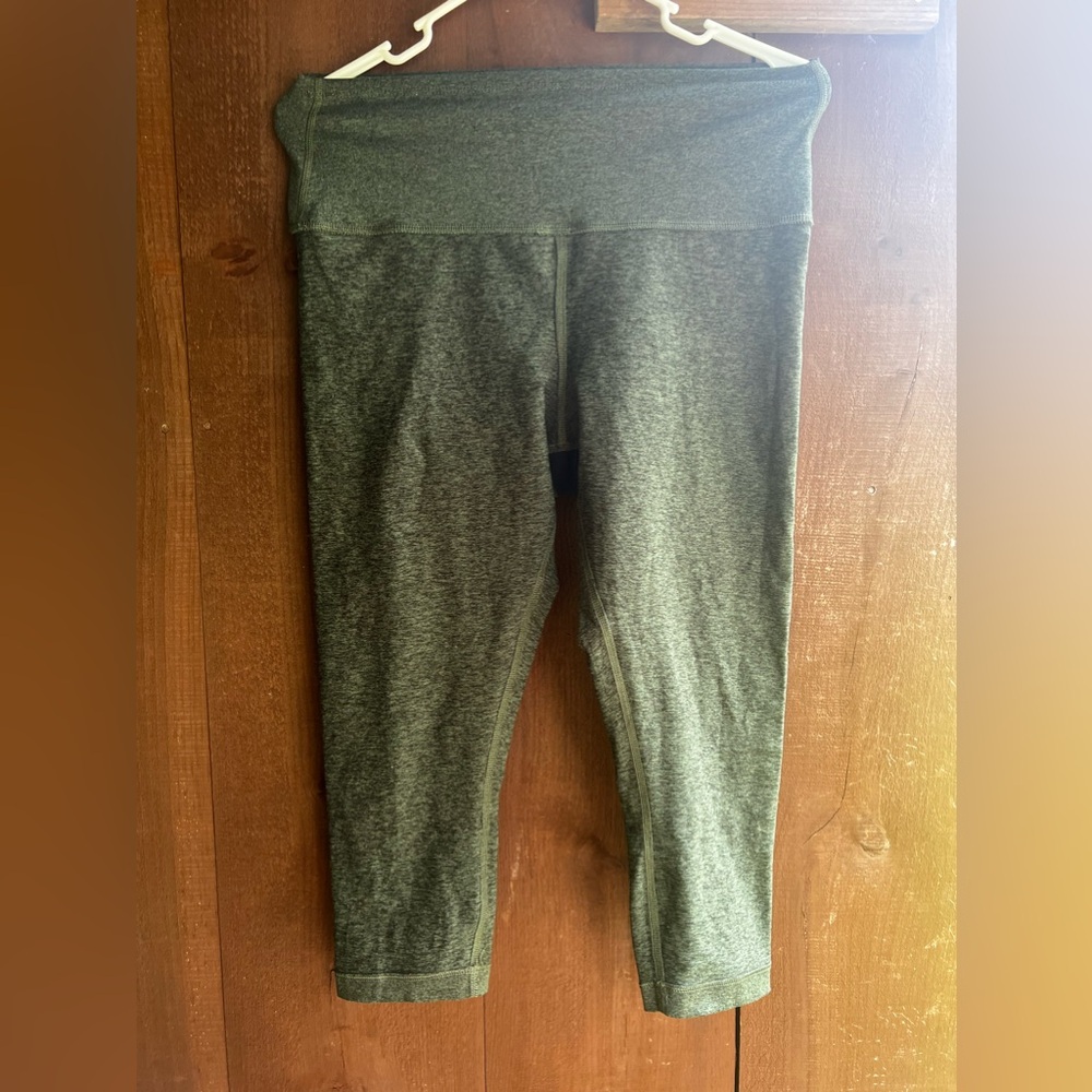 Plush Heather crop green nobull leggings